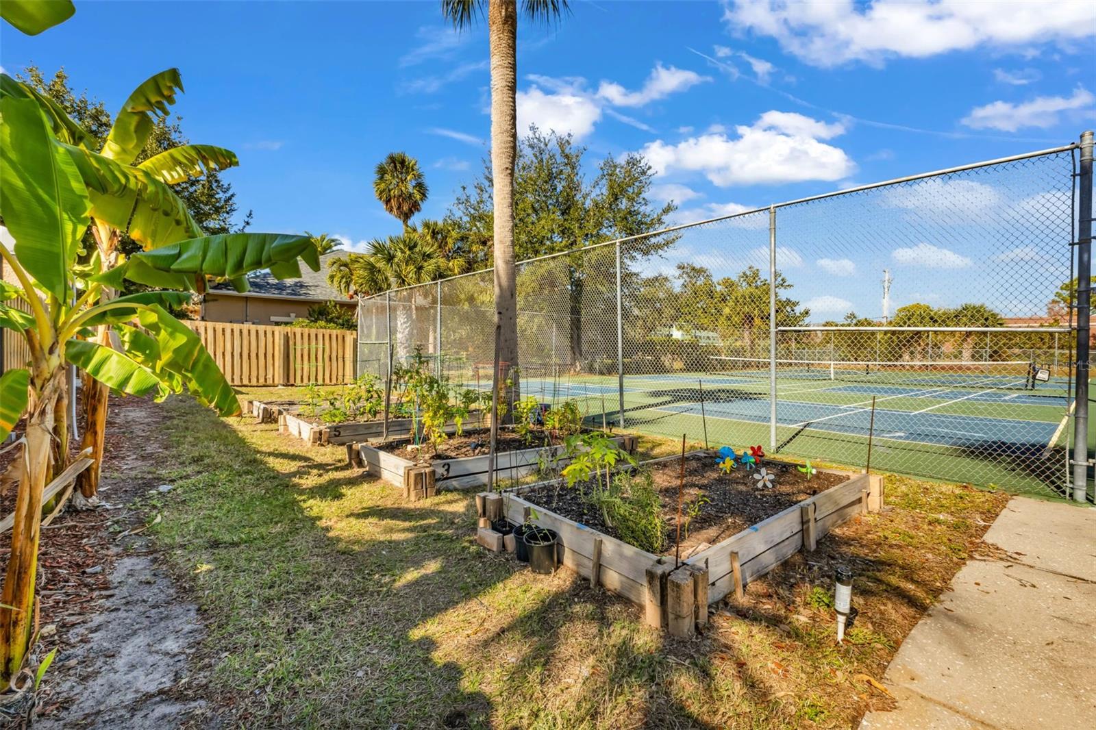 PROMENADES WEST - Residential