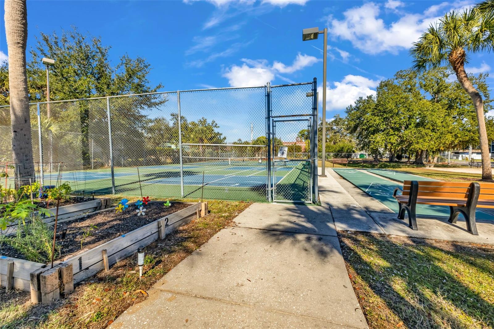 PROMENADES WEST - Residential