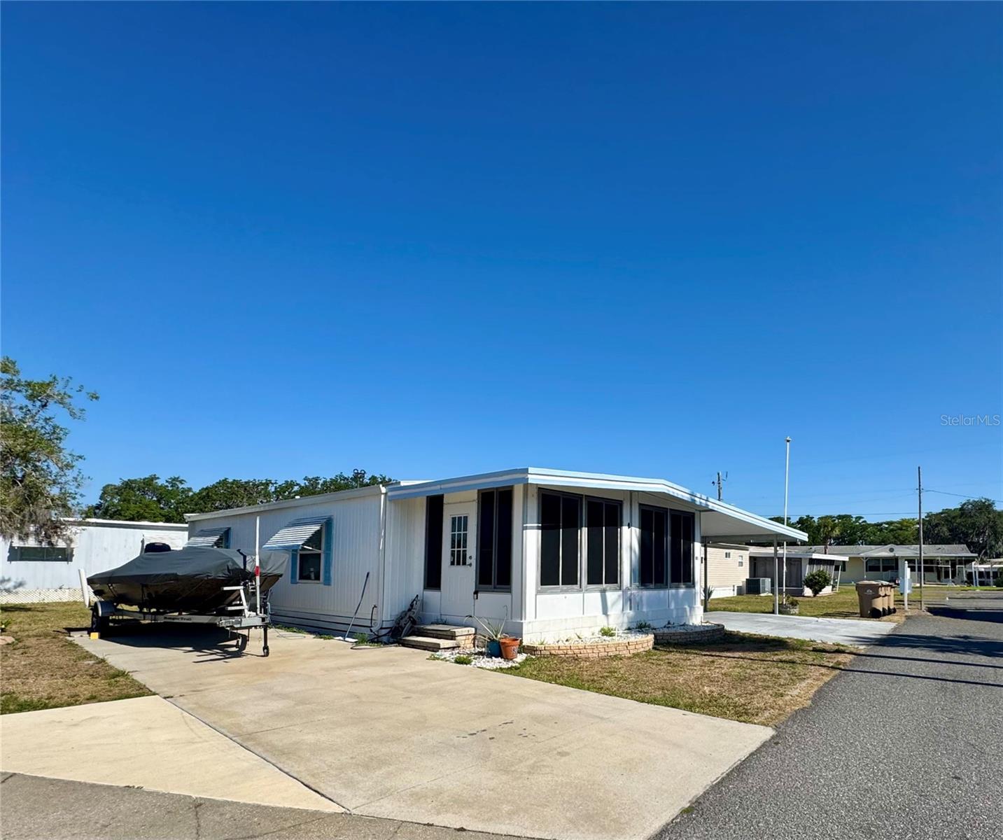 751 TRACI DRIVE