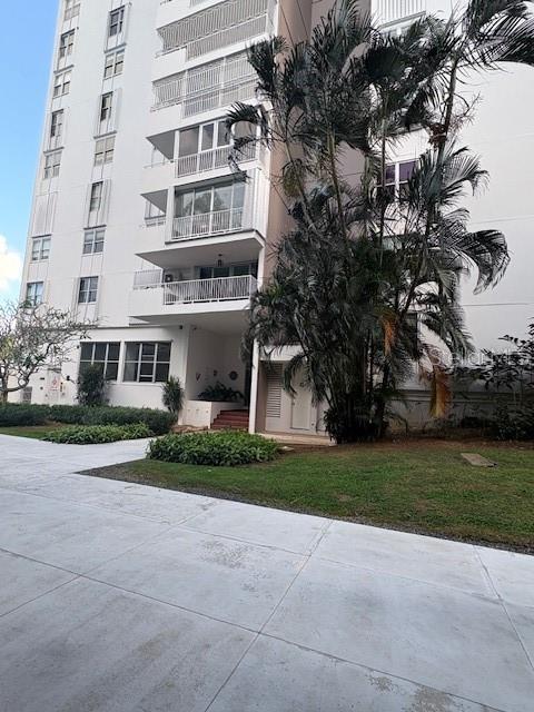 290 AVE SANTA ANA TORRIMAR PLAZA 1D