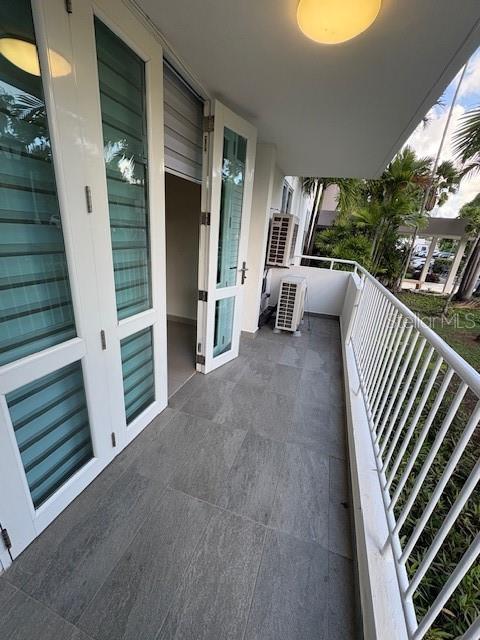 TORRIMAR PLAZA - Residential