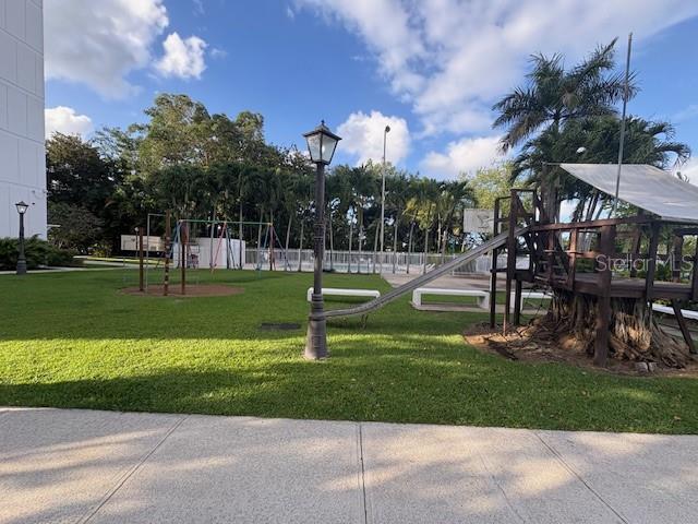 290 AVE SANTA ANA TORRIMAR PLAZA 1D