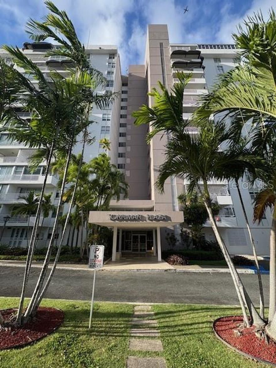 Apartment - Torrimar Plaza Condominium, Guaynabo
Completely remodeled apartment
2 bedrooms/2 bathrooms; 1,104 sq ft.
Includes: Refrigerator, stove, microwave, washer/dryer combo, water heater, 4 inverter air conditioners
Full power generator/water cistern
Recreational areas: pool, sports court, passive park, activity room
2 parking spaces
Next to Pueblo Torrimar, near Colegio Marista, Plaza Alta shopping center, Tierra Alta and more.