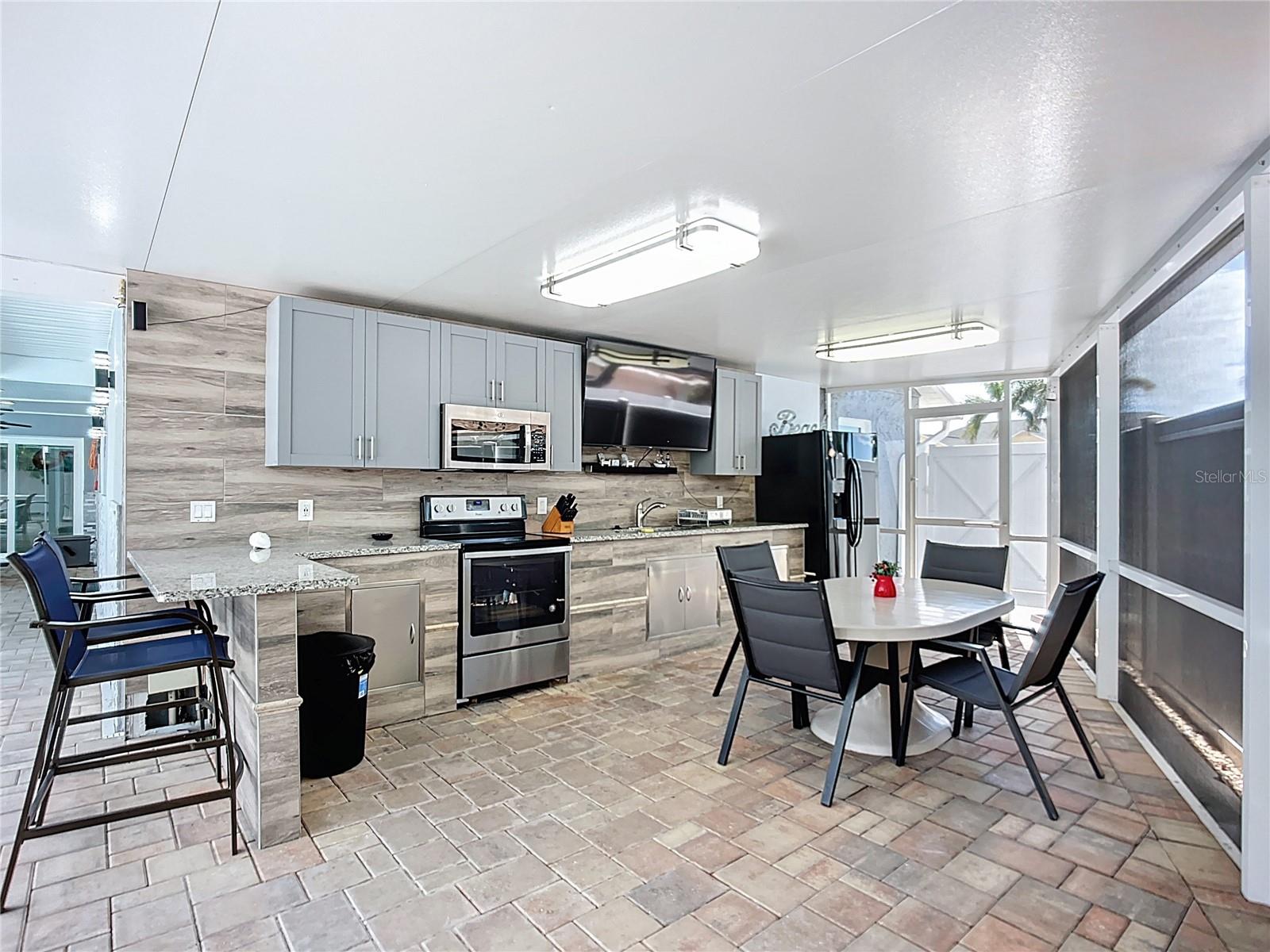 APOLLO BEACH UNIT 08 SEC A - Residential Lease