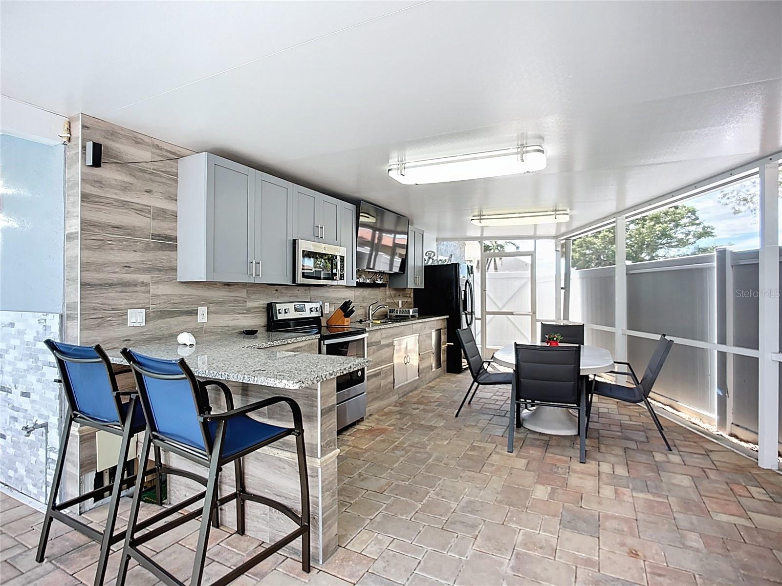 APOLLO BEACH UNIT 08 SEC A - Residential Lease