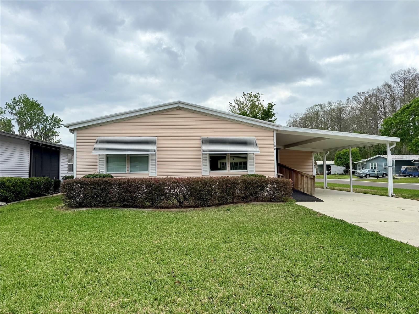 This charming 2-bedroom, 2-bathroom home in the highly sought-after Continental Country Club is ready for its new owner! Just two minutes from The Villages, you’ll have easy access to a wide range of entertainment, dining, shopping, dancing, and medical facilities. Situated on a beautiful corner lot, this home features a spacious, open floor plan, including an eat-in kitchen and a combined dining and living area.
Additional perks include a golf cart, two laundry rooms (one inside the home and the other in the shed), a security system, and a water softener. With ample potential, this home offers the perfect opportunity to make it your own.
Enjoy an active lifestyle with amenities like pickleball, tennis, and numerous clubs and activities. Don’t miss out on this fantastic opportunity to embrace the best of Florida living. Call today to make this beautiful home yours!