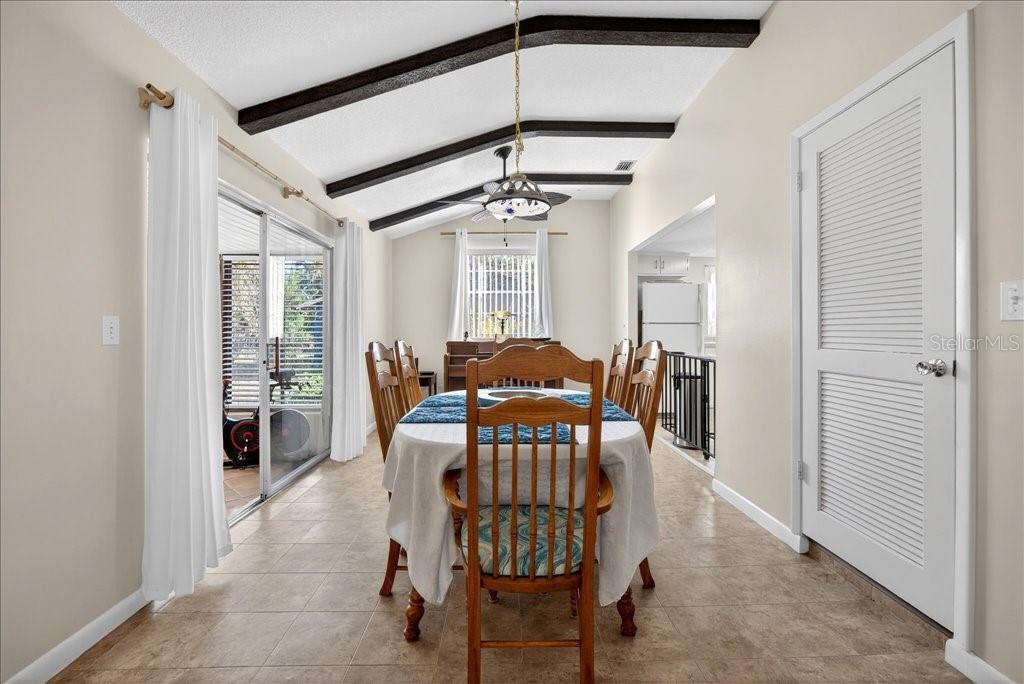 LAKE FOREST & LAKE FOREST NORTH - Residential