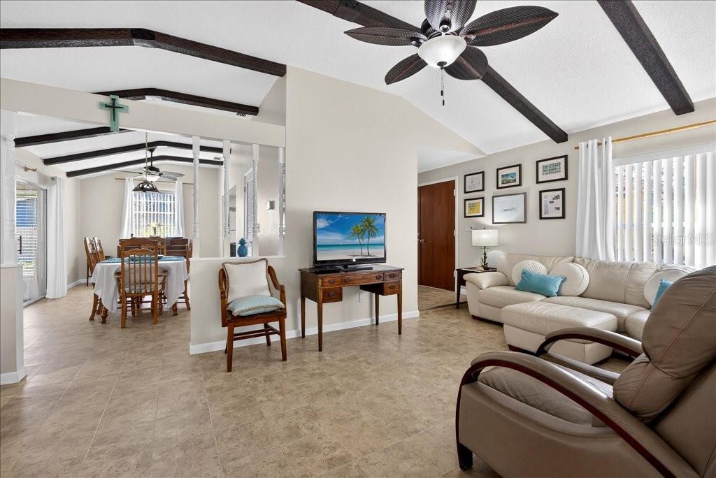 LAKE FOREST & LAKE FOREST NORTH - Residential