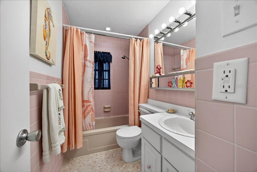 LAKE FOREST & LAKE FOREST NORTH - Residential