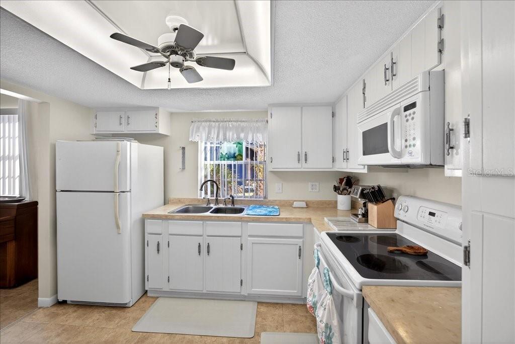 LAKE FOREST & LAKE FOREST NORTH - Residential