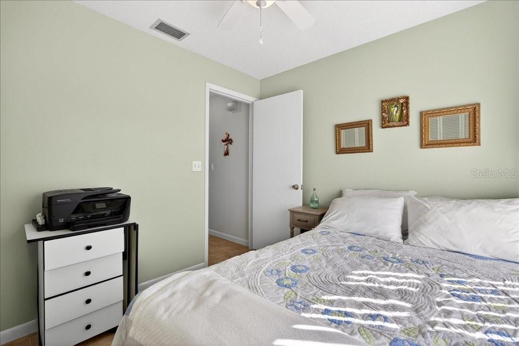 LAKE FOREST & LAKE FOREST NORTH - Residential