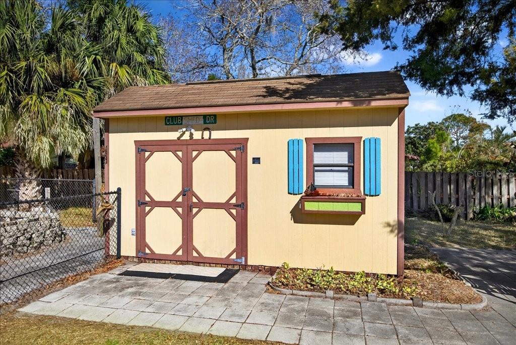 LAKE FOREST & LAKE FOREST NORTH - Residential