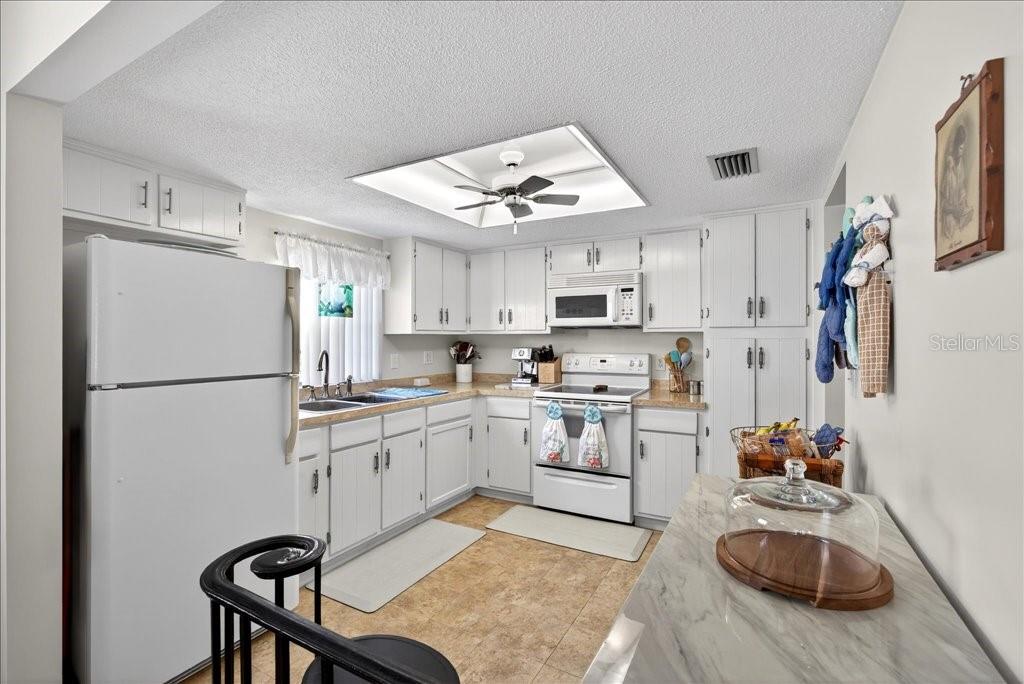 LAKE FOREST & LAKE FOREST NORTH - Residential