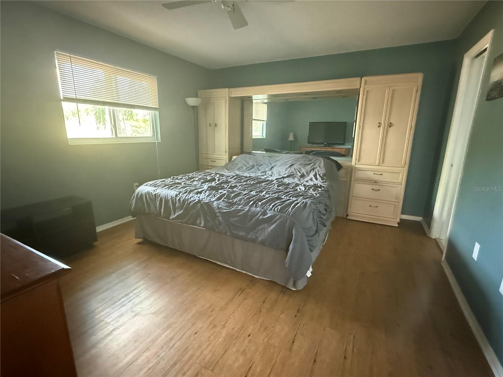 VENICE GARDENS - Residential Lease