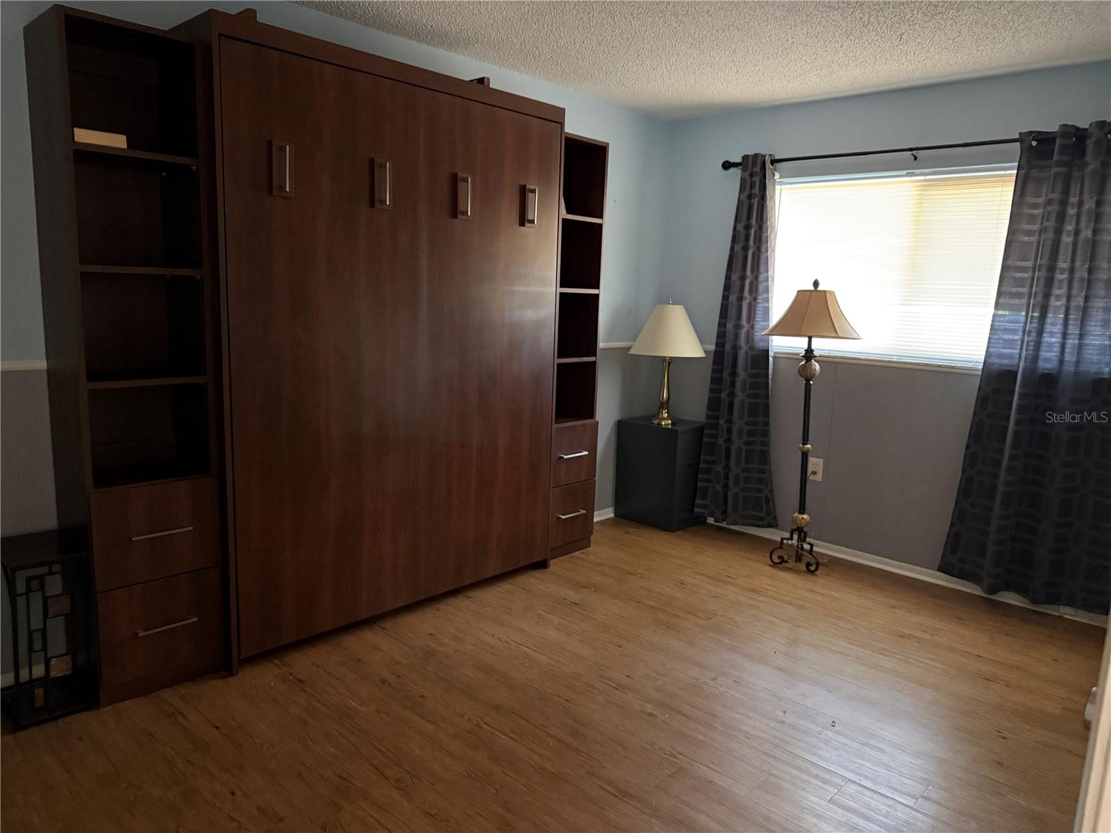 VENICE GARDENS - Residential Lease