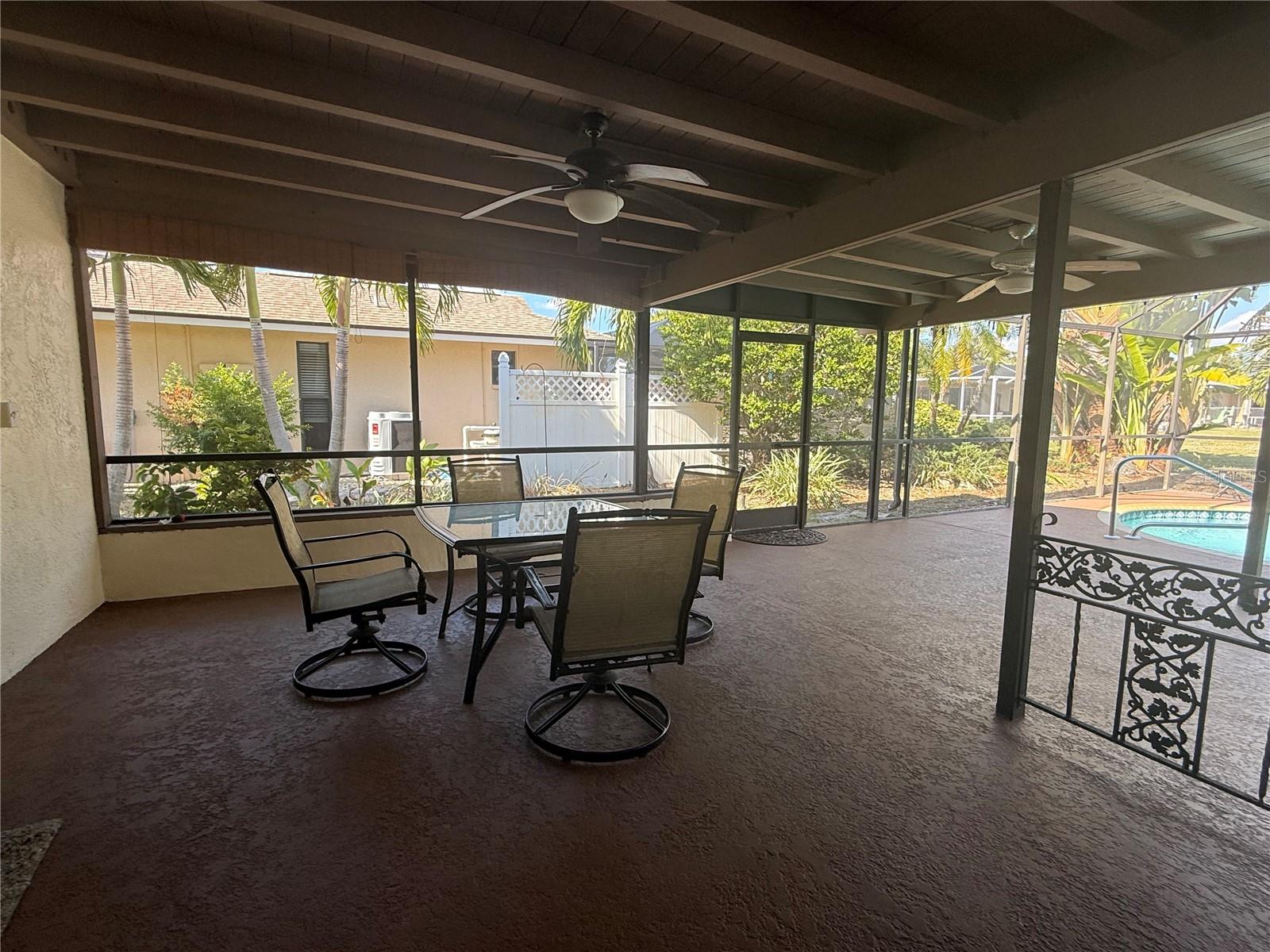 VENICE GARDENS - Residential Lease