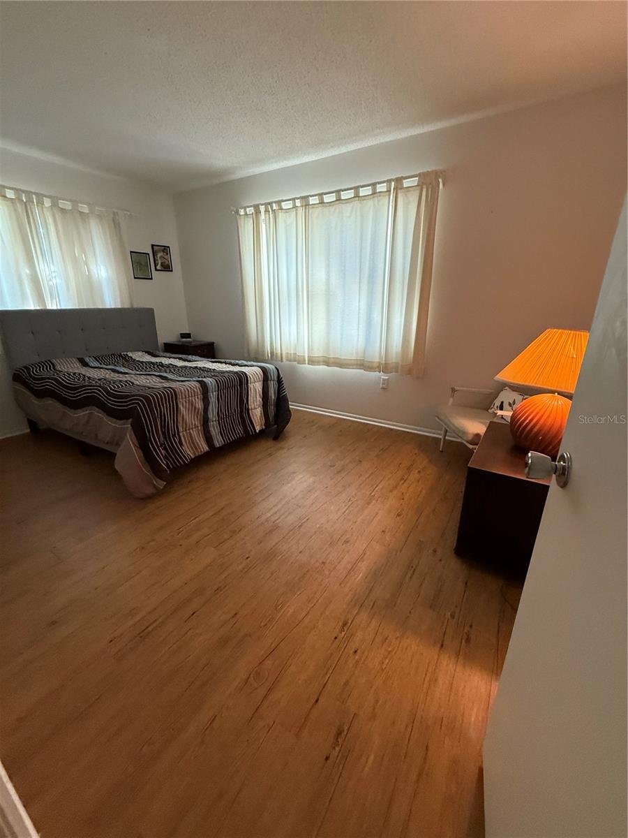 VENICE GARDENS - Residential Lease