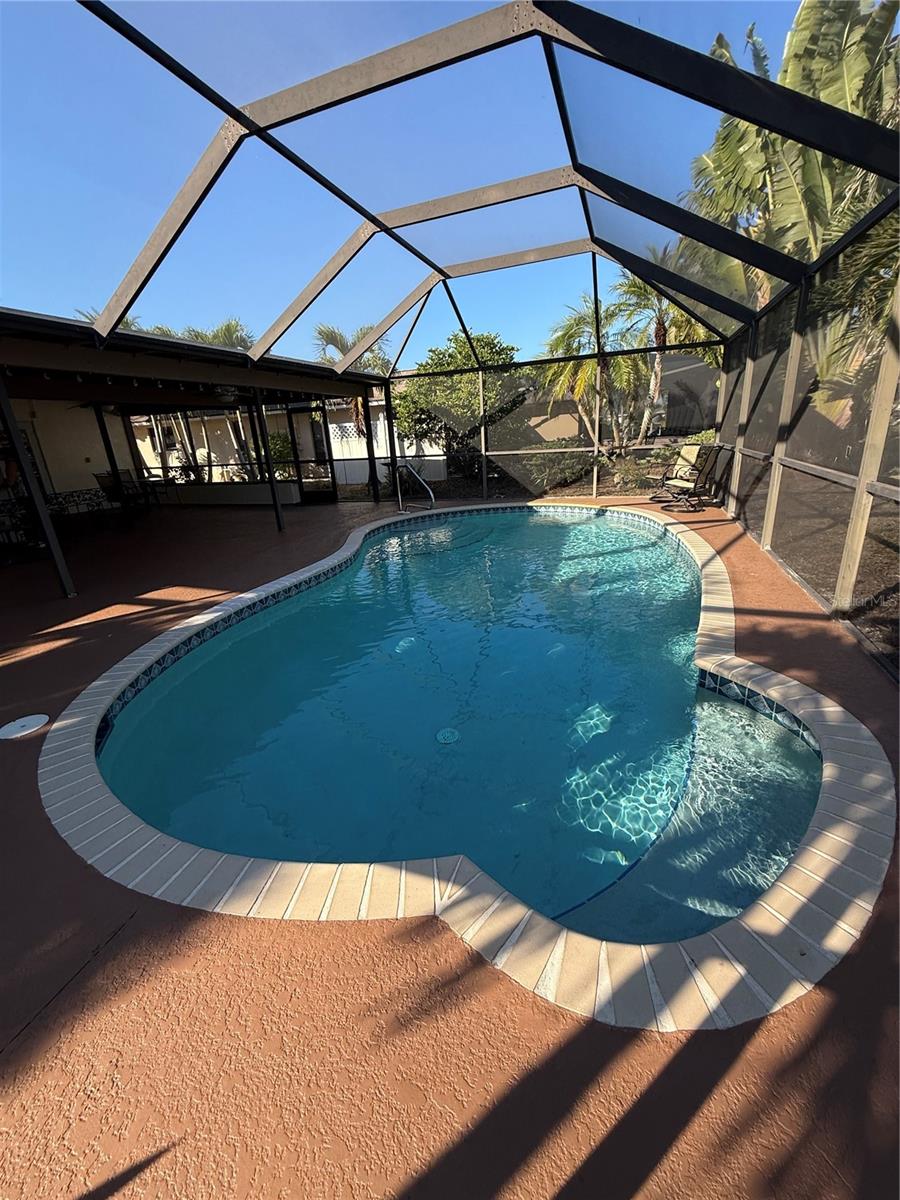 VENICE GARDENS - Residential Lease