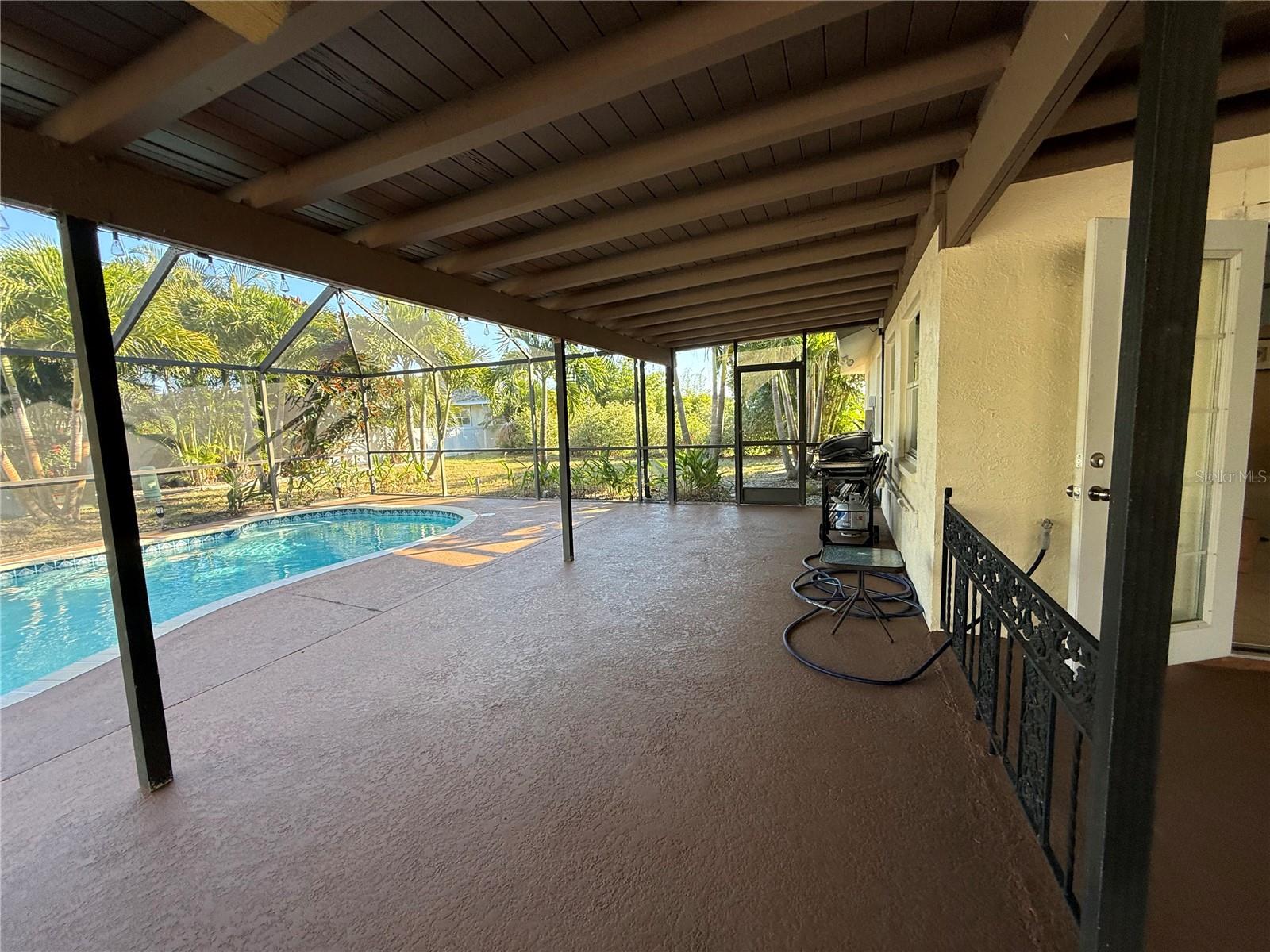 VENICE GARDENS - Residential Lease