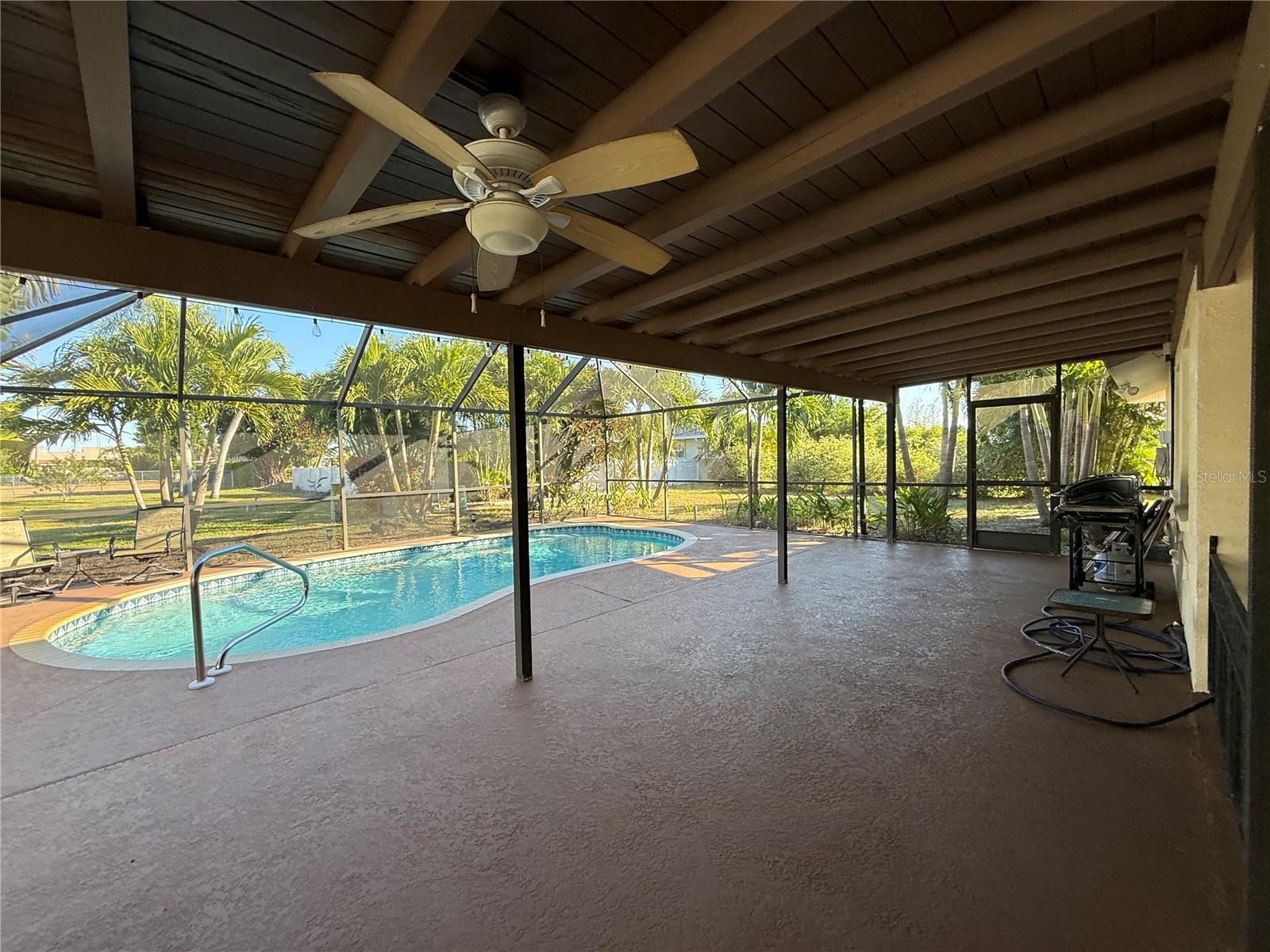 VENICE GARDENS - Residential Lease