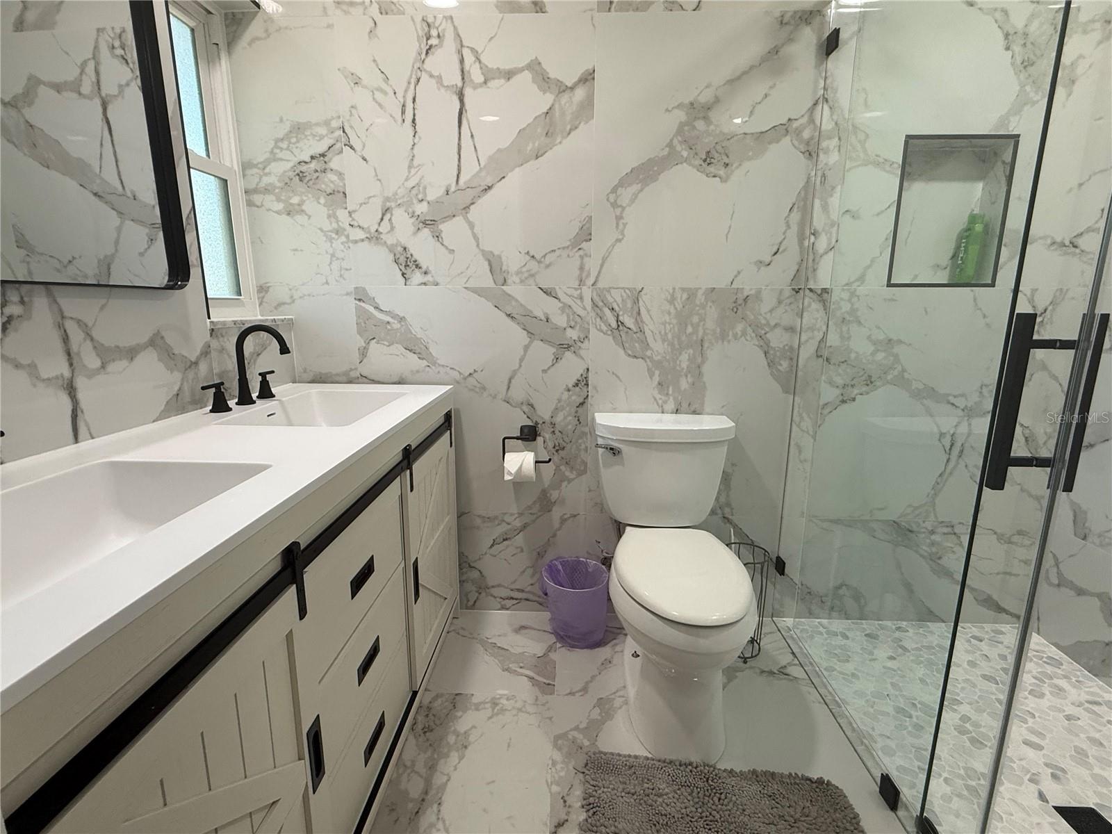 VENICE GARDENS - Residential Lease