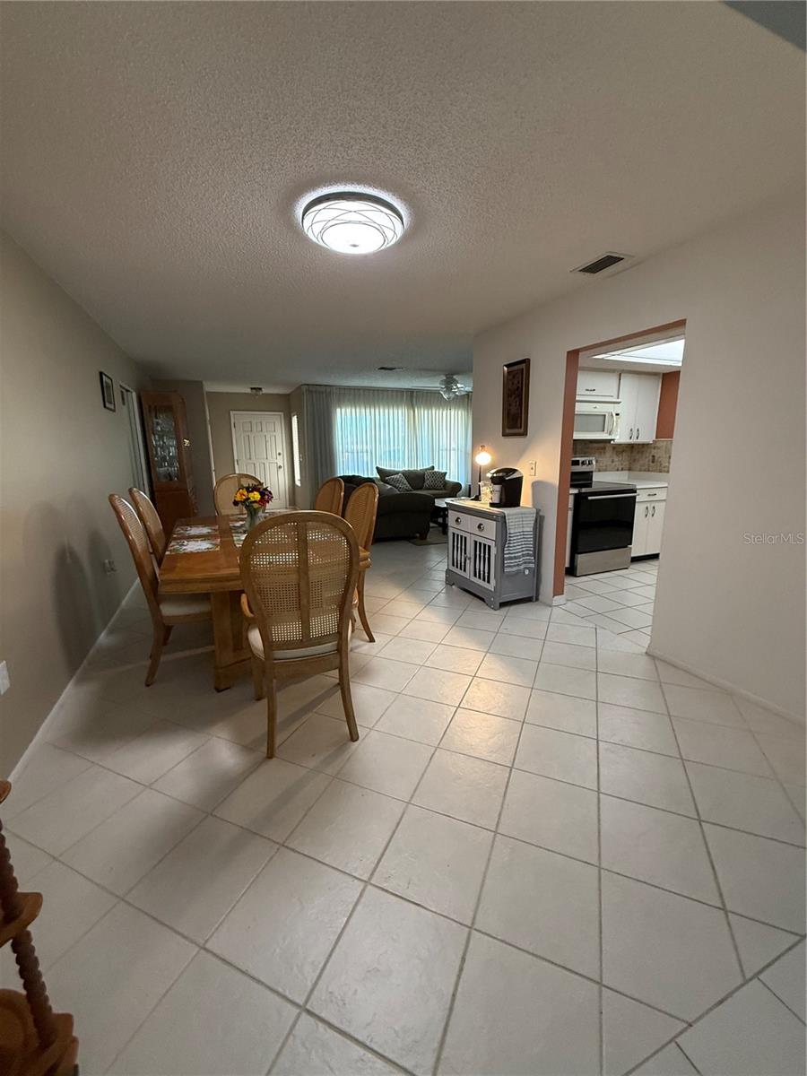 VENICE GARDENS - Residential Lease