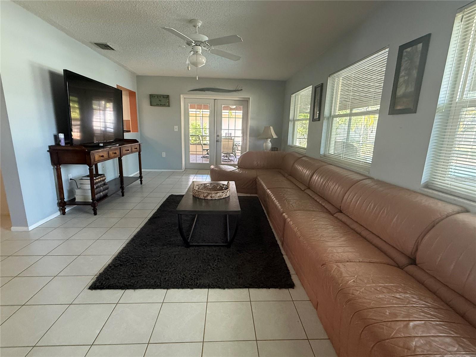 VENICE GARDENS - Residential Lease