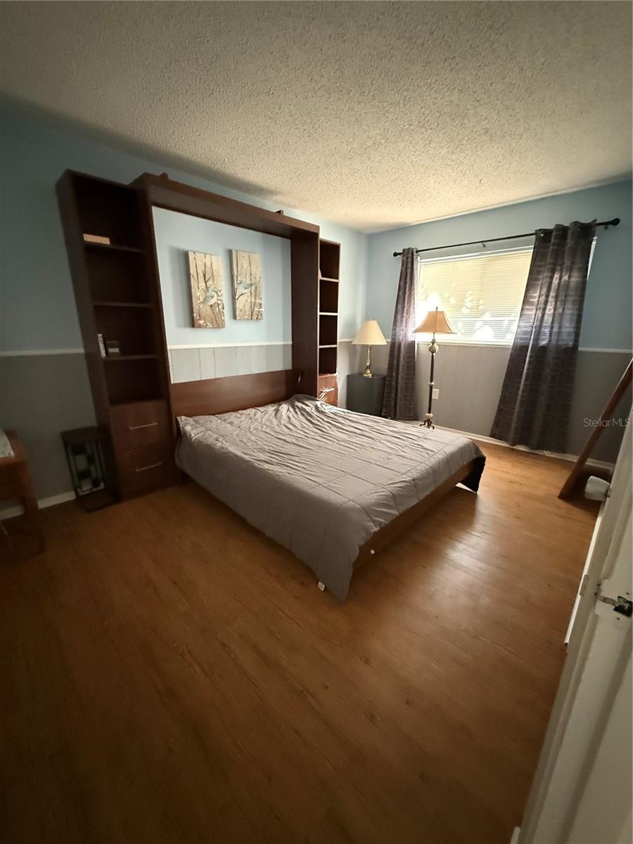 VENICE GARDENS - Residential Lease