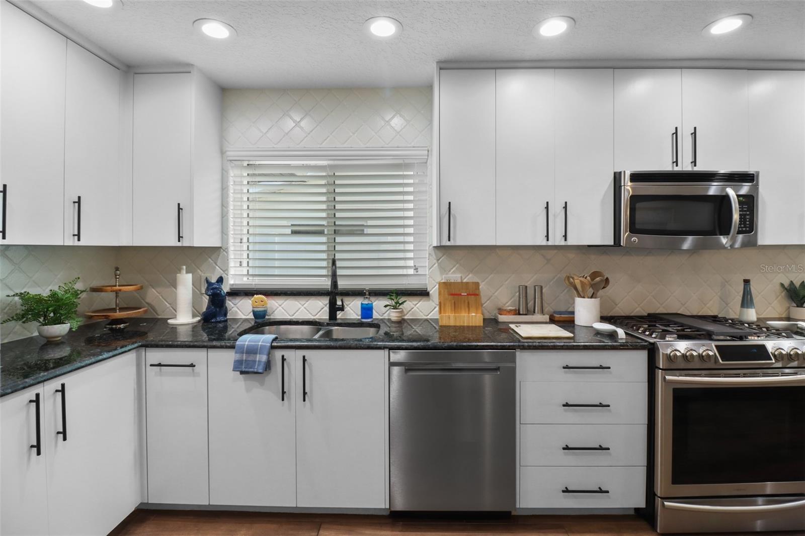 SOUTH CSWY ISLE YACHT CLUB 2ND ADD - Residential