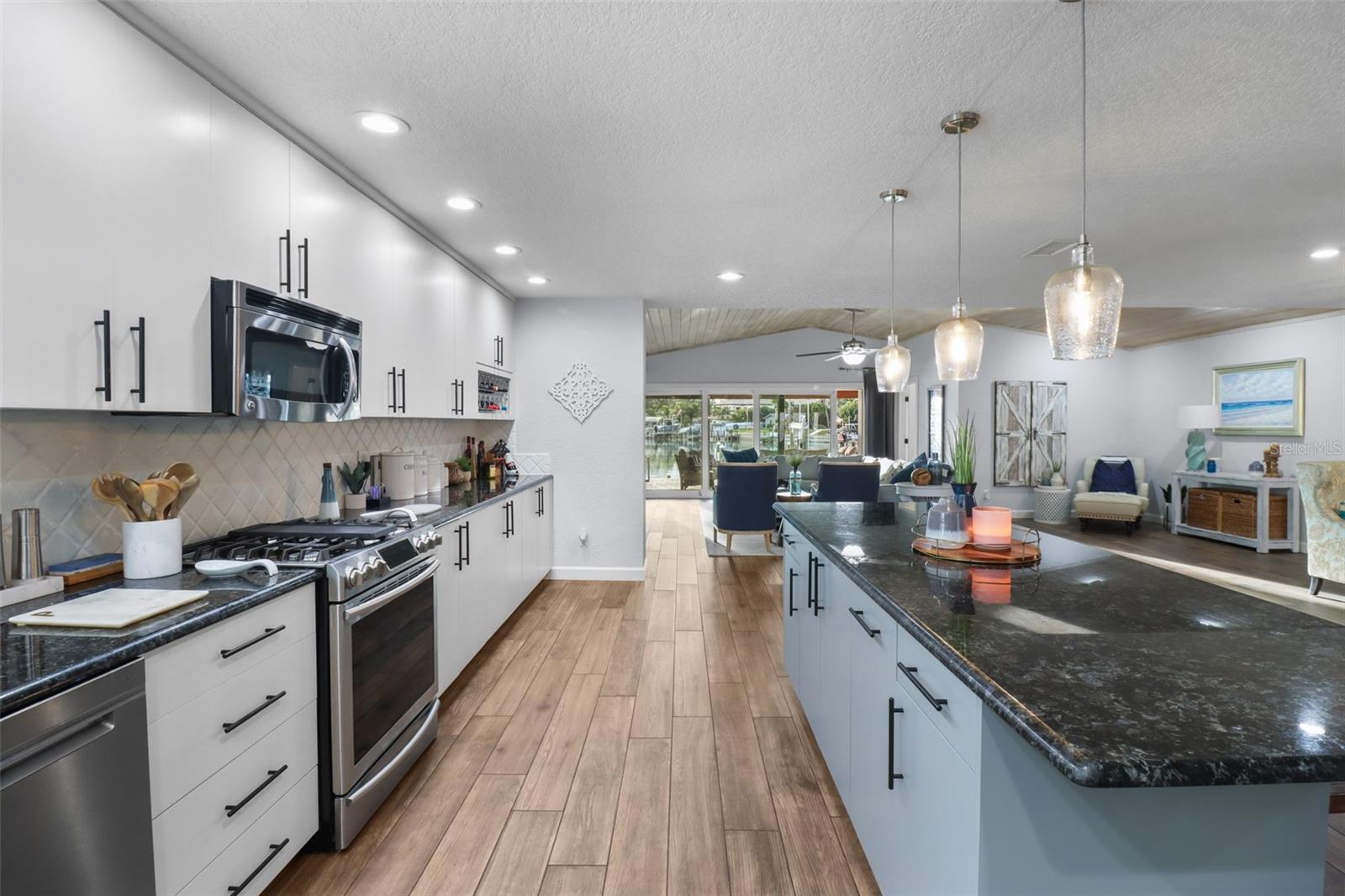 SOUTH CSWY ISLE YACHT CLUB 2ND ADD - Residential