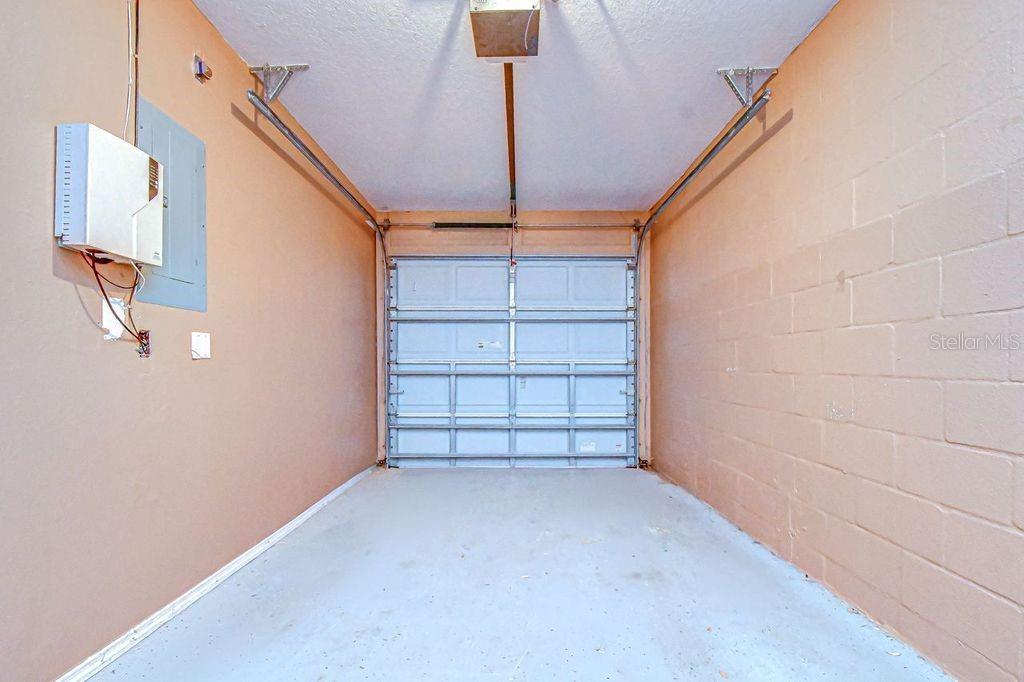 EDGEWATER AT LAKE BRANDON - Residential