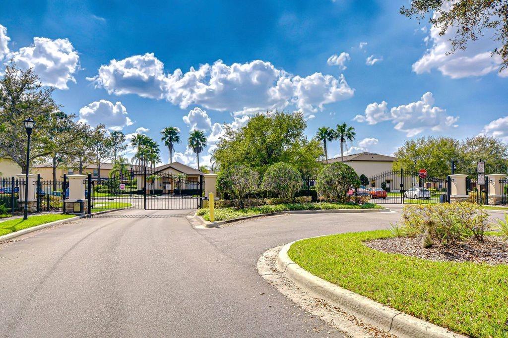 EDGEWATER AT LAKE BRANDON - Residential