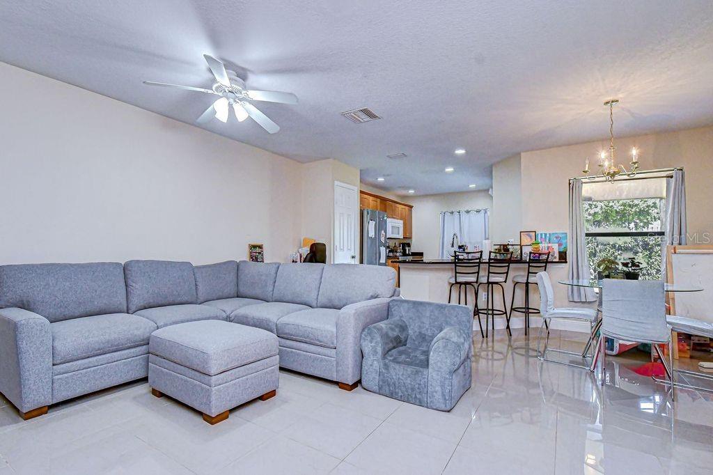 EDGEWATER AT LAKE BRANDON - Residential