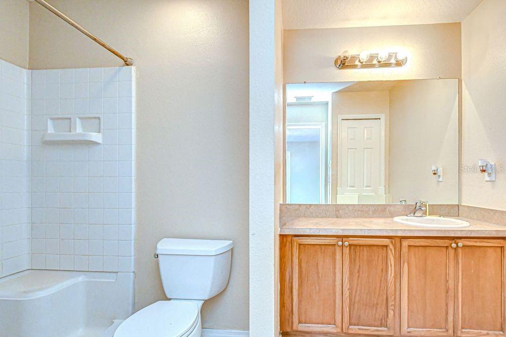 EDGEWATER AT LAKE BRANDON - Residential