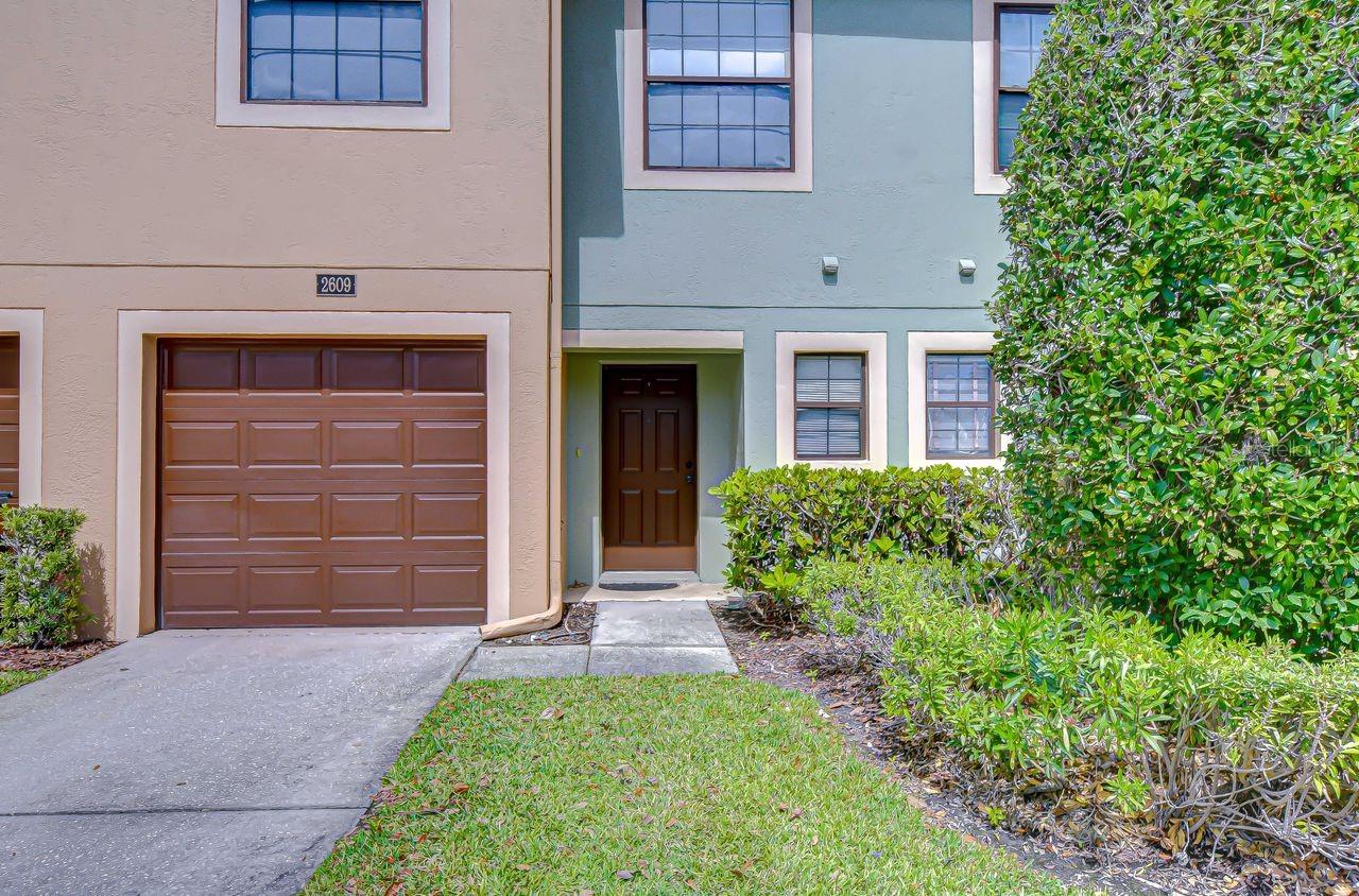 EDGEWATER AT LAKE BRANDON - Residential