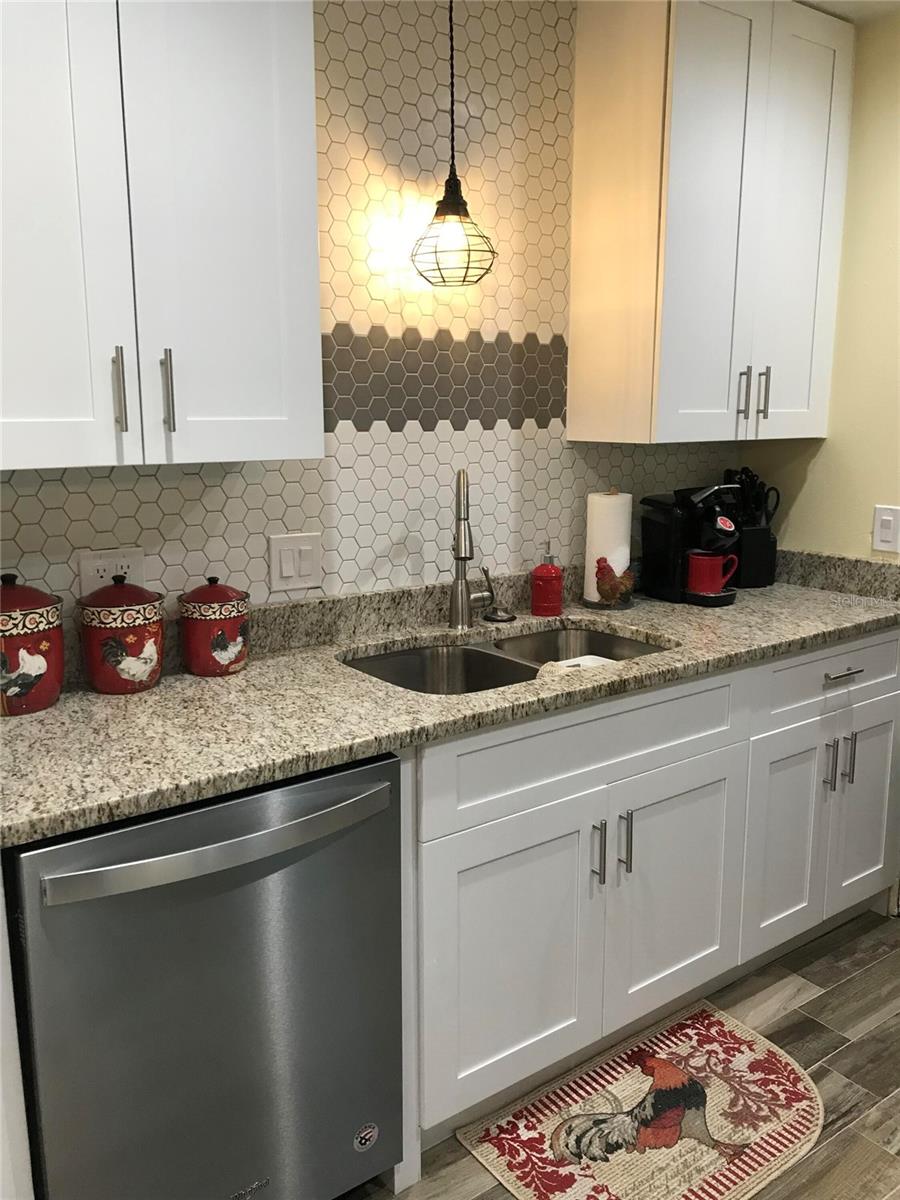 16115 HILLSIDE CIRCLE