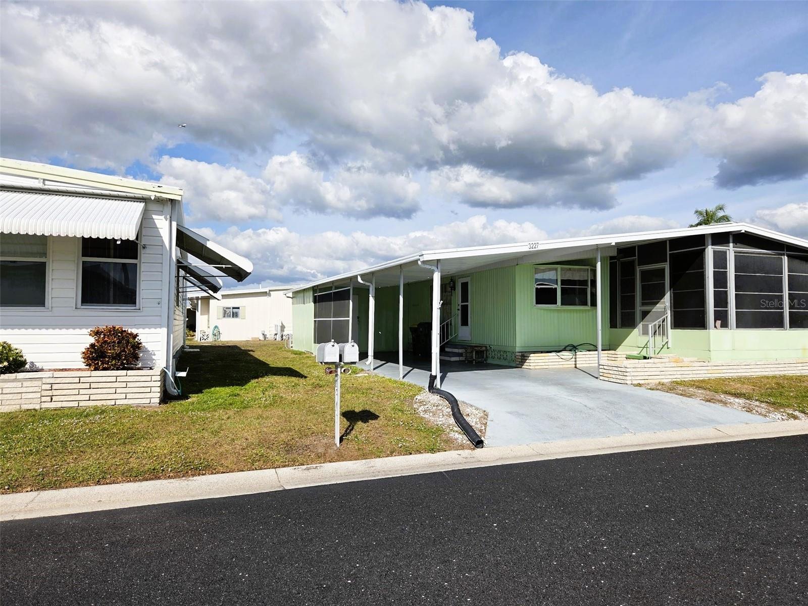 OAKWOOD MANOR - Residential