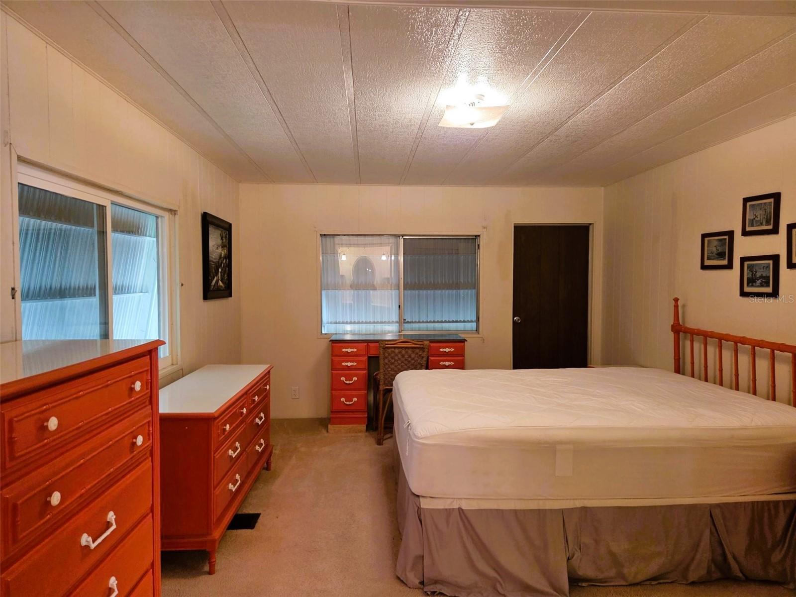 OAKWOOD MANOR - Residential