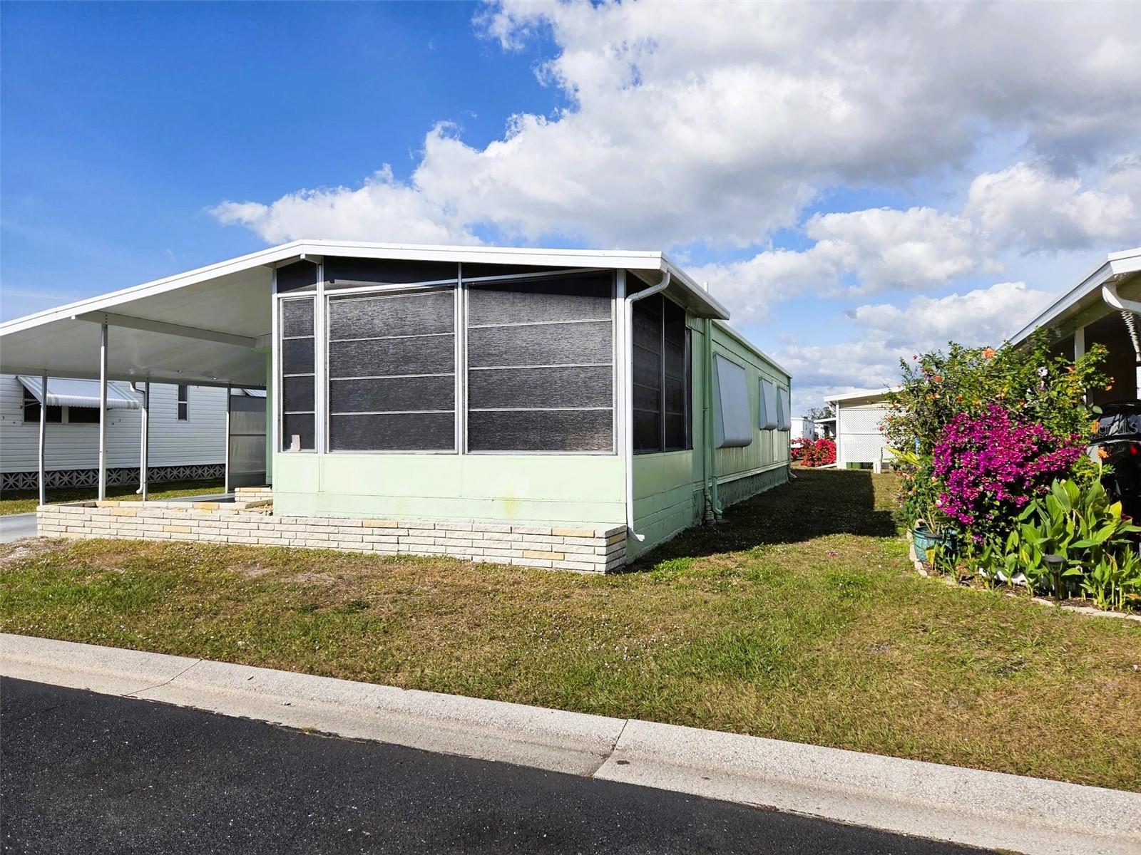 OAKWOOD MANOR - Residential