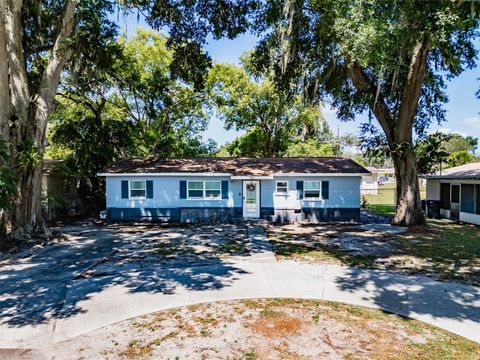 A home in LAKELAND