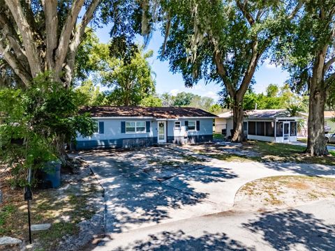 A home in LAKELAND