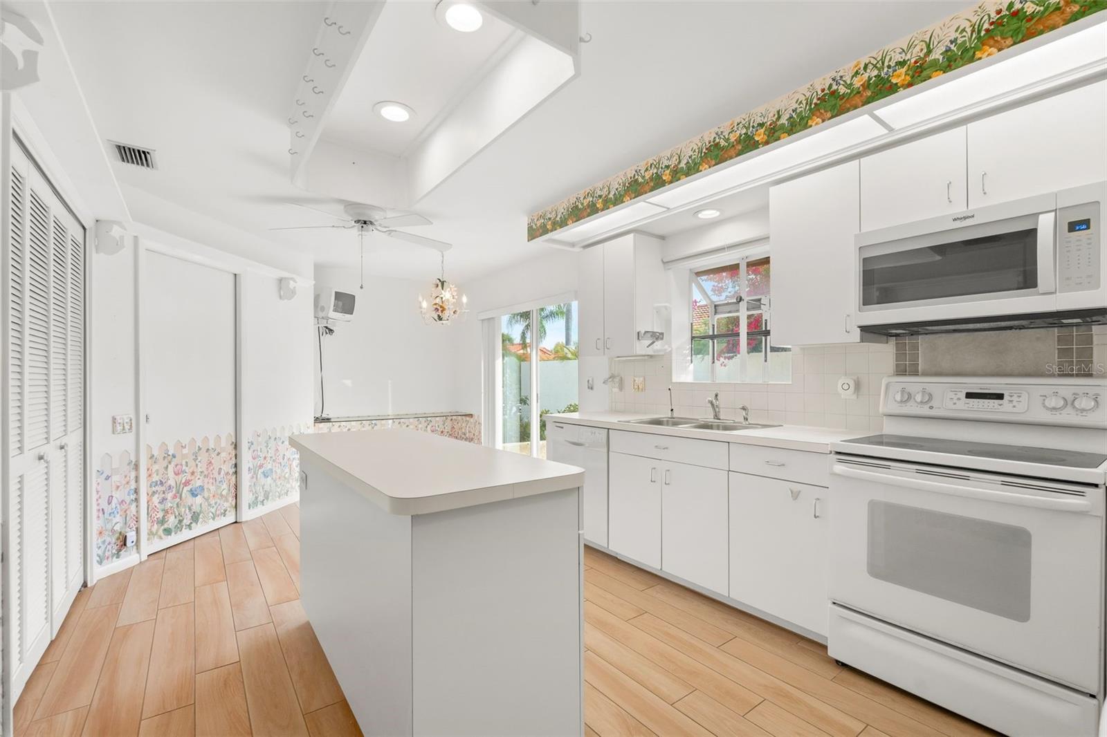 PERIDIA UNIT TWO - Residential