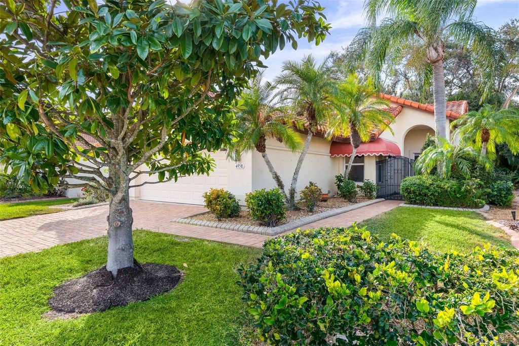 Photo of 4958 Clubview Court E, Bradenton, FL 34203 (MLS # A4678080)