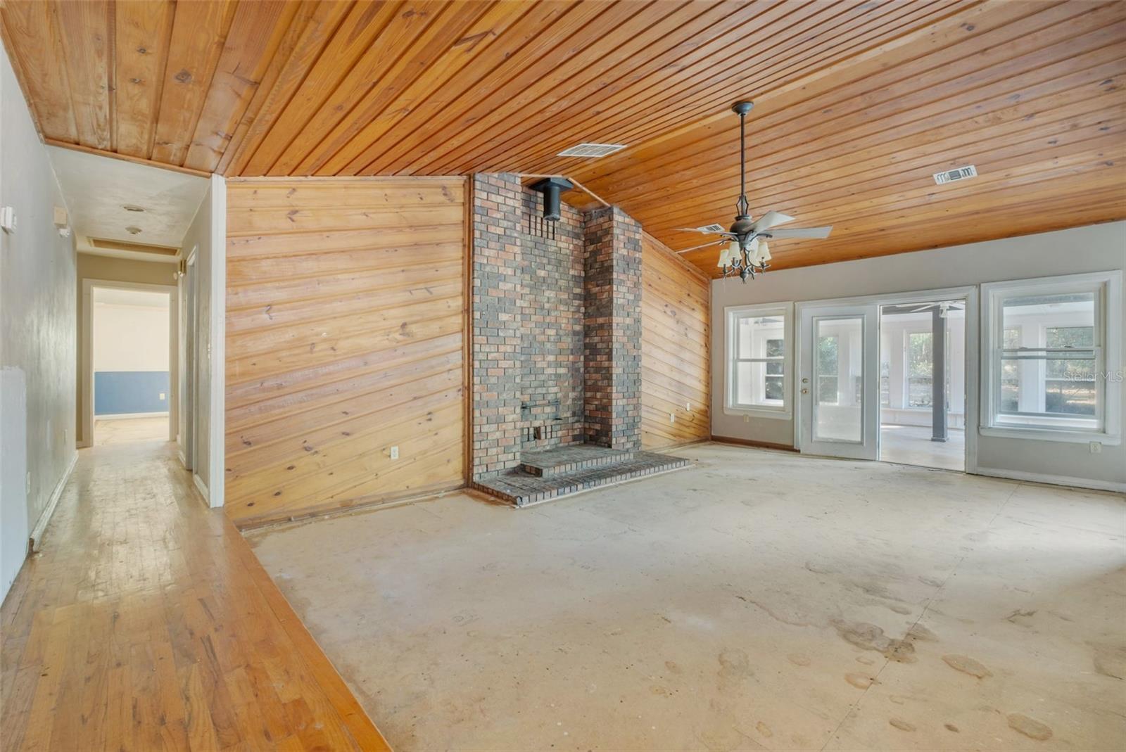 HARBINWOOD ESTATES - Residential