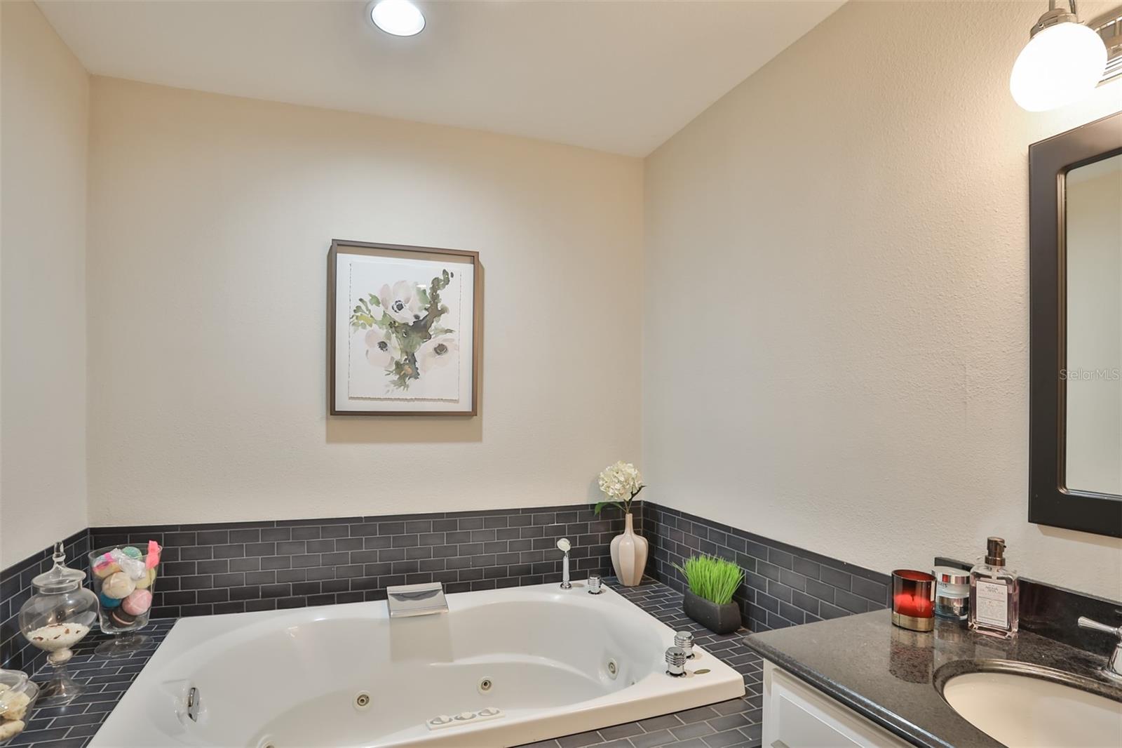 HARBOR VIEW PALMS - Residential Lease