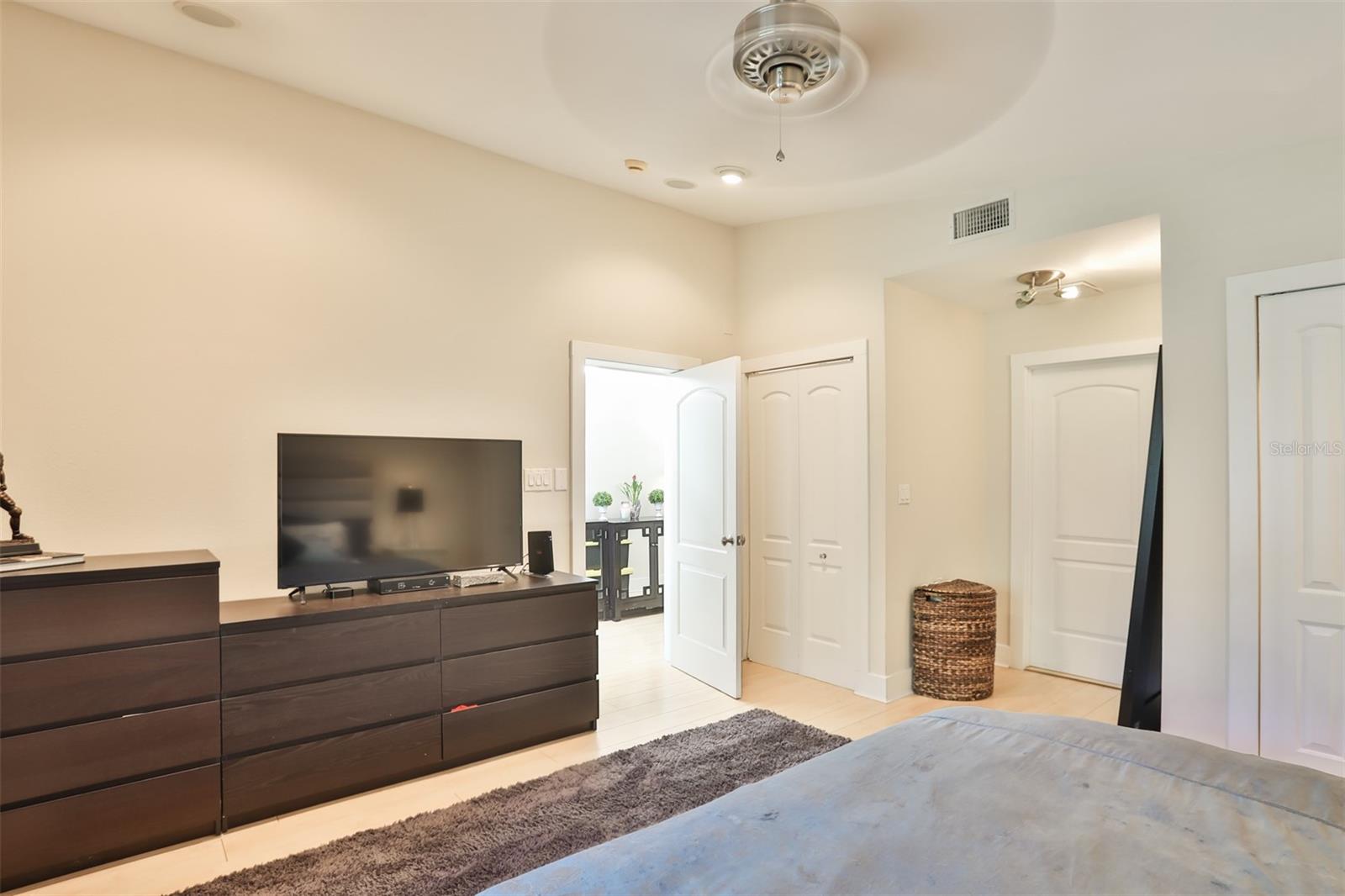 HARBOR VIEW PALMS - Residential Lease
