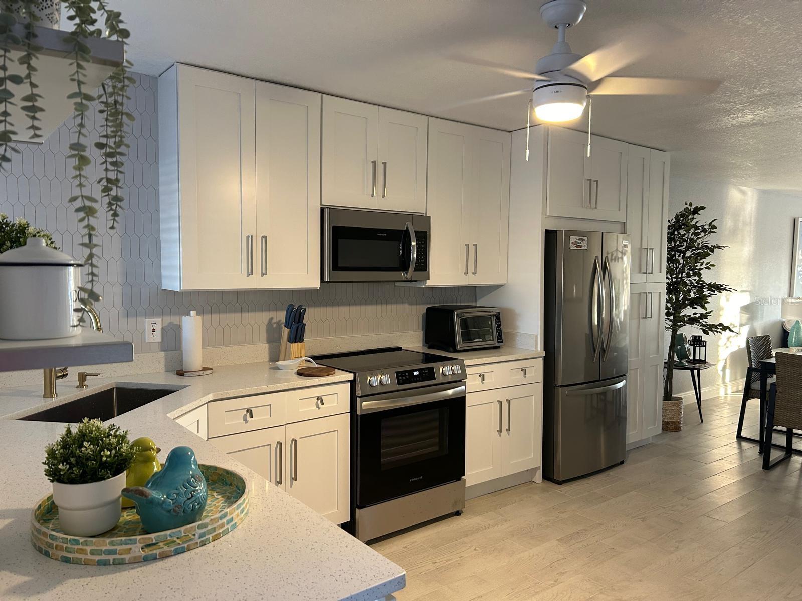 BAL HARBOUR CHATEAUX CONDOMINI - Residential Lease