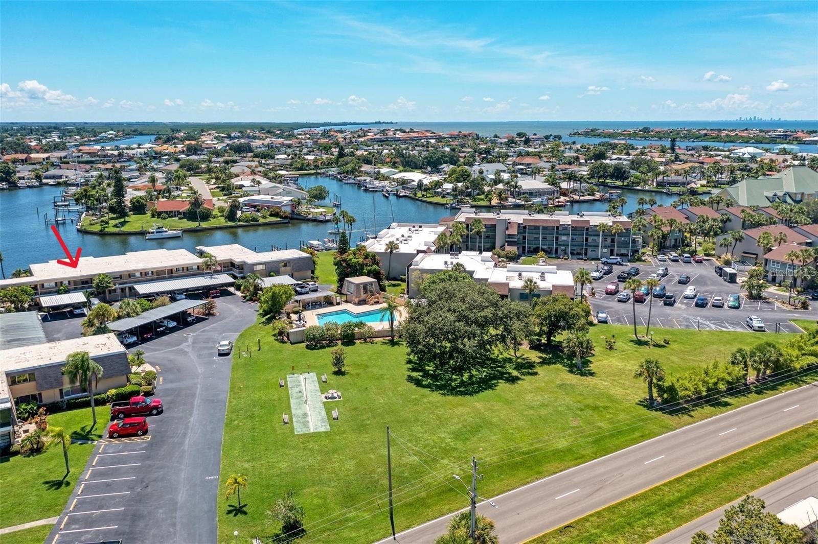 Recently remodeled 2be/ 2ba condo with water views. Unit located on 2nd floor. short drive to dining, groceries, shopping. Fully furnished and Great location for your seasonal stay in Florida at a very affordable price. Splendid sunsets views from your balcony or short drive to Apollo Beach Natural Preserve Park with an observation deck to spend time by the Bay. Boat docking may be available at an additional fee.
45 minutes drive to Ana Maria Island (AMI) beaches or St Petersburg beaches and TAMPA RAYS tropicana field. Rent includes water & sewer, internet and electric.