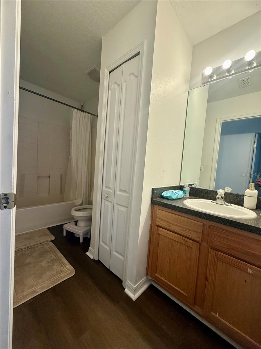 SANDY RDG PH 01 - Residential Lease