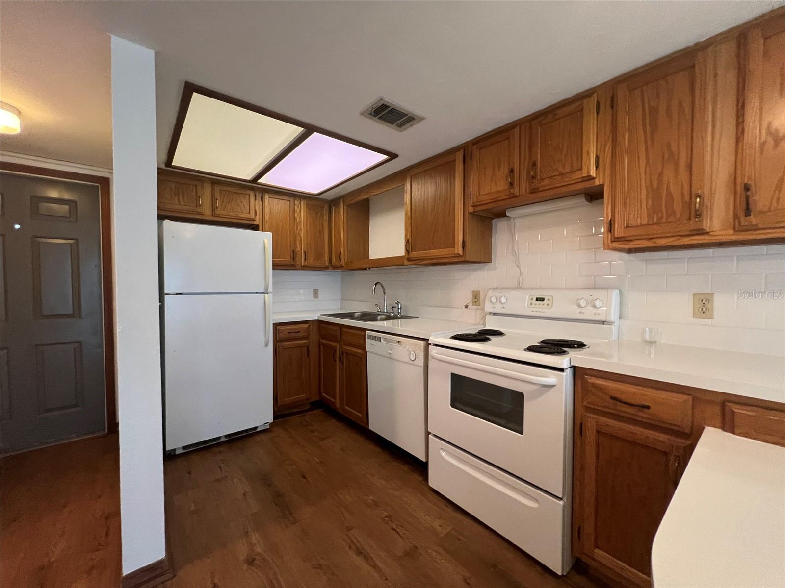 7200 SW 8TH AVENUE D24